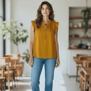 Cupcakes and Cashmere Gold Sleeveless Blouse Size Medium